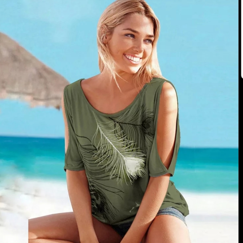 Green Feather Print Cold Shoulder Tee Size XXXL (Size 14)